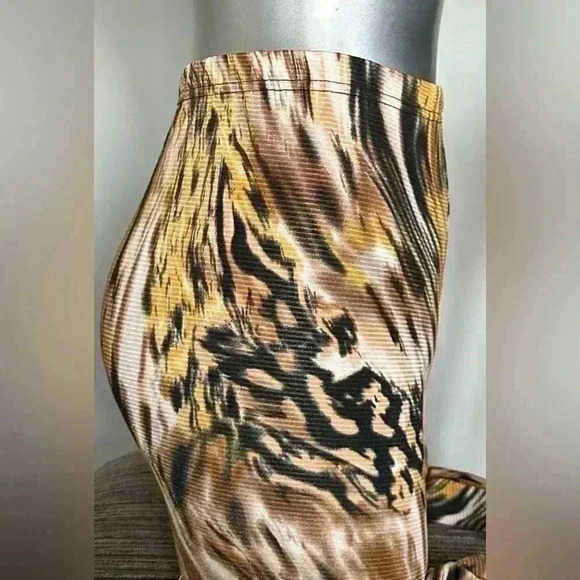 🆕Tiger Print Leggings - Picture 3 of 14